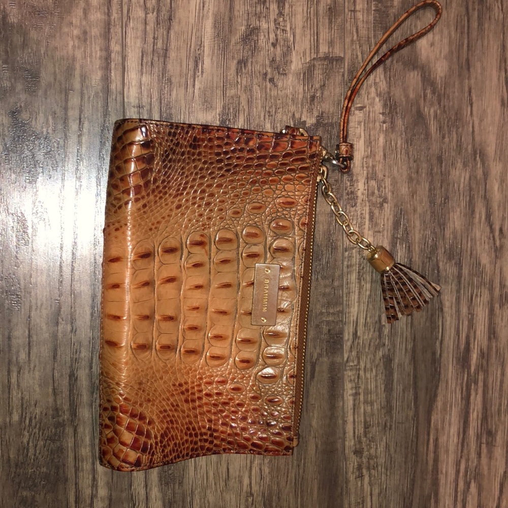Brahmin wristlet